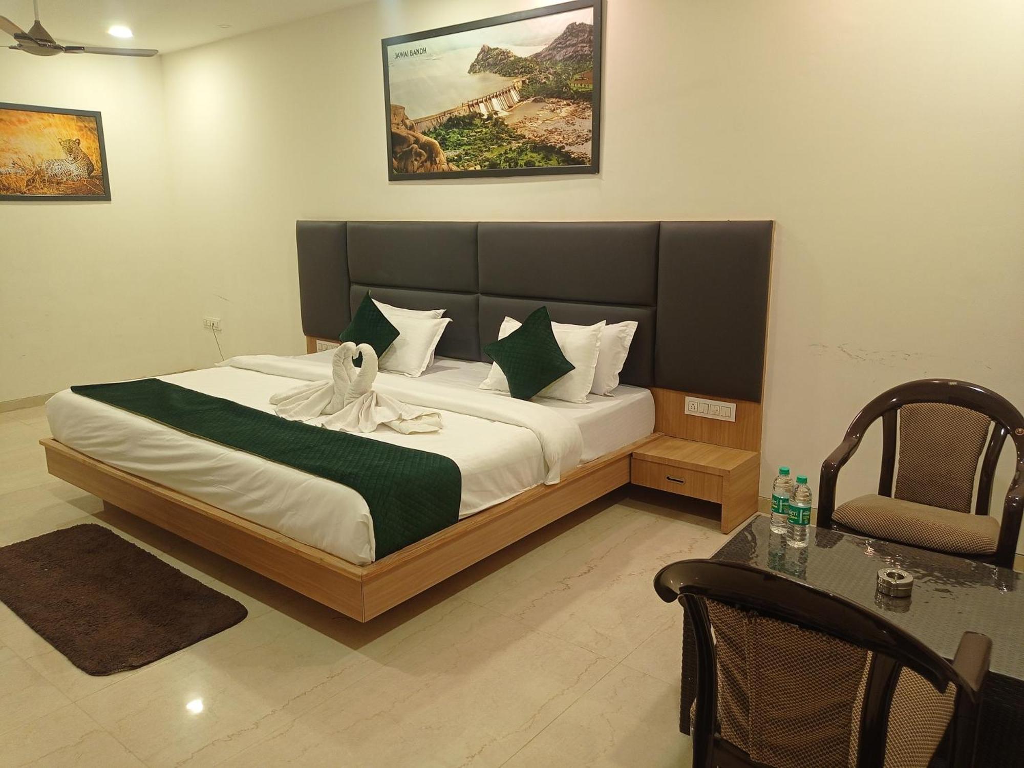 Sun Stone Hotel&Club - Jawai Sheoganj Extérieur photo