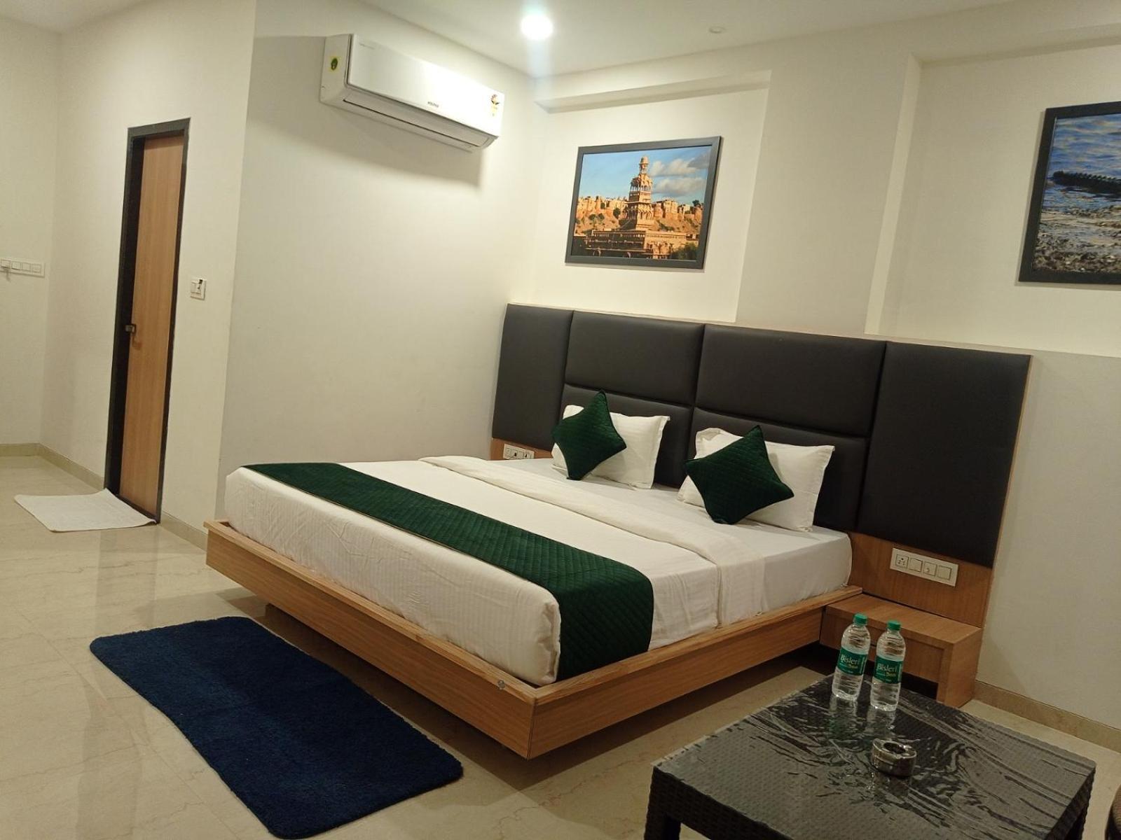 Sun Stone Hotel&Club - Jawai Sheoganj Extérieur photo